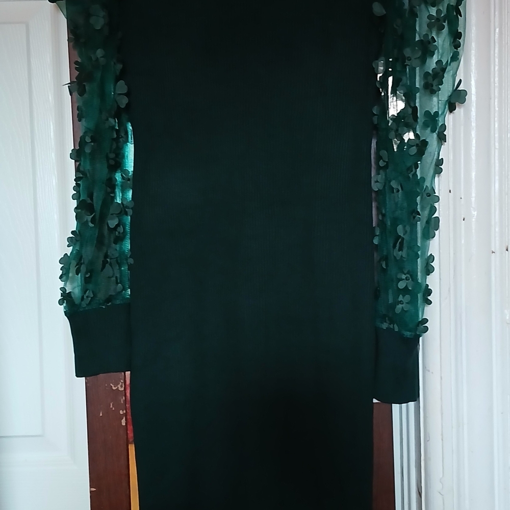 Elegant Green Sweater Dress with Floral Sleeves